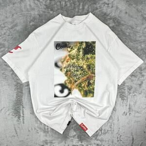 Cookies SF White Close Up THC Bud Graphic T-shirt Size Medium